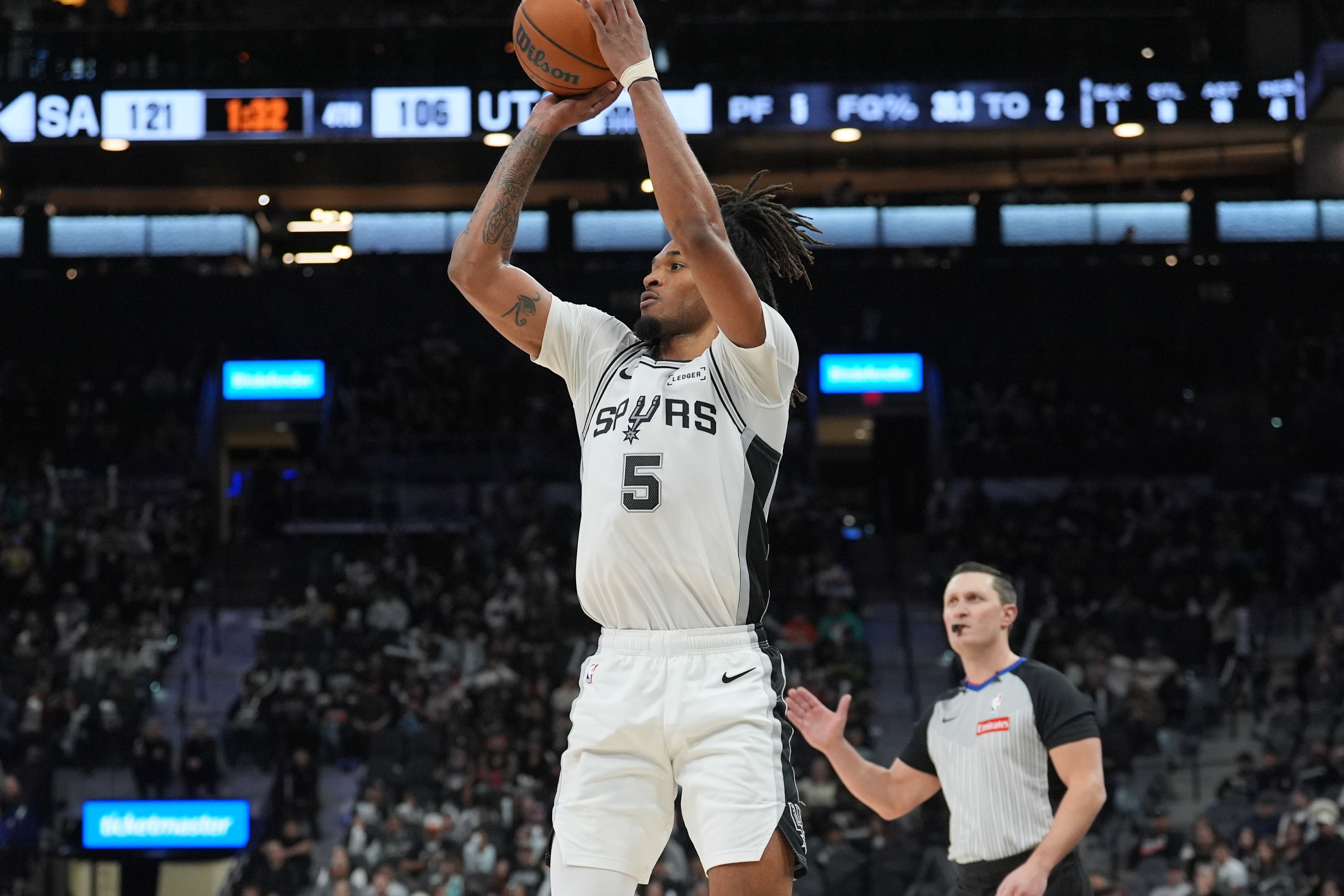 sofascore官网-身手全能！卡斯尔13中8拿到18分7板6助3断 正负值+27最高